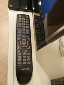 LCD televize Samsung 80 cm. LE32D550 + Dálkový ovladač - 3