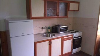 Pronajmu byt 2+1 60m2 v RD se zahradou Chvaletice - 3