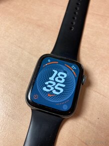 Apple Watch 5. 42mm - 3