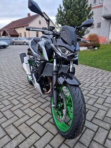 Kawasaki Z500 SE Zelená model 2025 - 3