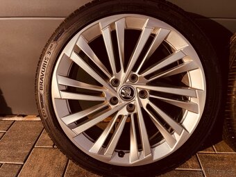 Originál Škoda Superb 235/40 r19 Michelin - 3