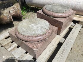 Staré kamenné sloupy, žulové sloupy, pilíře - 3