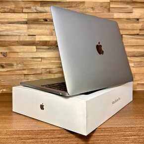 MacBook PRO 13'' Retina,M1,2020, 8GB RAM, 256GB ZARUKA - 3