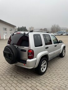 Jeep cherokee 2.8crd 120kw manual - 3