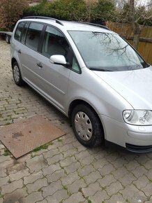 Volkswagen Touran 1.6 FSI - 3