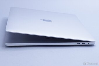 ZÁRUKA/Macbook Pro 16"TB CTO/I9 2.4GHZ/32GB RAM/512GB SSD/C - 3