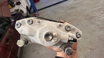 SUBARU IMPREZA WRX STI - SADA ZADNÍCH BRZD BREMBO - 3