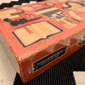 Prodám karetní společenskou hru Secret Hitler široký obal - 3