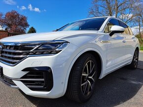 Prodám VW Touareq Elegance 4.0 L V8 TDI TOP STAV jako nové - 3