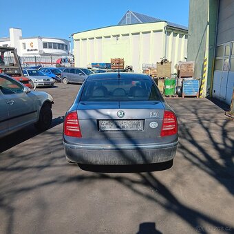 Škoda Superb 2,5 automat funkční - 3