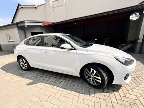 Hyundai i30 fastback 1.4 - 3