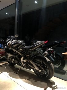 Triumph Daytona 765 Moto2 - 3