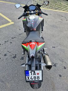 Aprilia RSV4 1100 Factory - 3