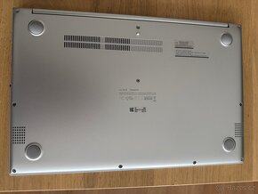 ASUS Vivobook 15 - 3