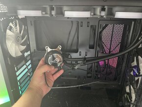 herní pc case GameMax Siege Black plus asus aio - 3