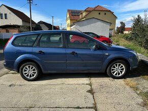 Ford Focus kombi 1.6 74 kW, benzín - 3