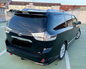 Toyota Sienna Sport Edition - 3