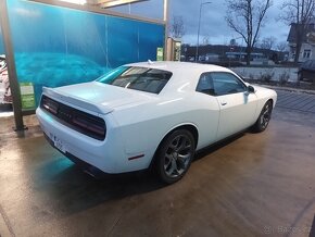 Dodge Challenger 3,6 SXT PLUS - 3