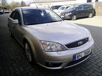 Ford Mondeo, ST220 3.0i 166kW - 3