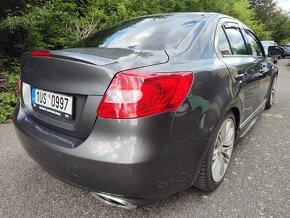 SUZUKI KIZASHI (2012,2.4 benzín,manuál) - 3