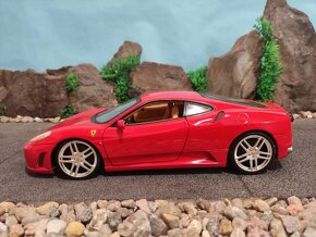 prodám model 1:18 ferrari f430 - 3