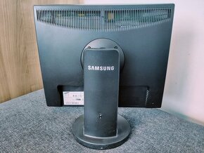 Monitor Samsung 943N - 3