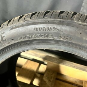 Zimní pneu 235/45 R18 98V Bridgestone 45448mm - 3