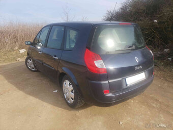 Renault Grand Scenic 2,0i - 3