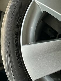 Letní Alu sada kol Škoda Rapid 5JA601025 ET38,185/60R15 84H - 3