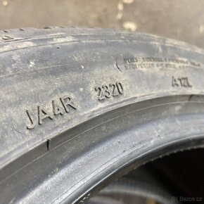 Zimní pneu 235/45 R18 98V Dunlop 6-6,5mm - 3