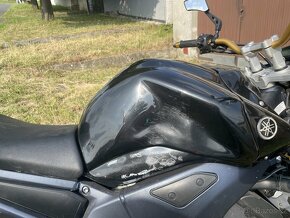 Yamaha FZ1 - 3