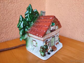 STARÁ PORCELÁNOVÁ NOČNÍ LAMPIČKA, PERNÍKOVÁ CHALOUPKA. - 3