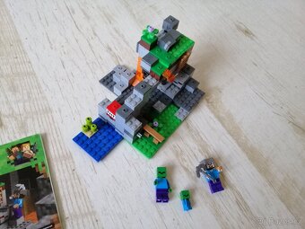 Lego Minecraft 21141 - 3