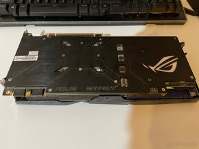 ASUS ROG STRIX 1070 8GB - 3