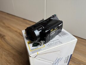 Sony Handycam HDR-CX11E - 3