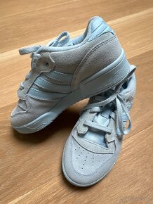 Tenisky Adidas semišové, vel. 31 - 3