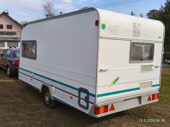 Knaus 400 - malý a lehký karavan, předstan - 3