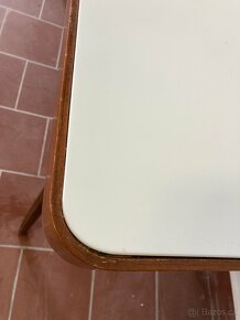 Konferenční stolek s bílou opaxitovou deskou / J. Jiroutek - 3