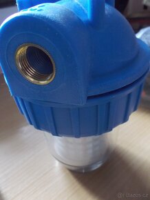 Vstupní filtr pro plnění nádrže s pitnou vodou v obytňáku - 3