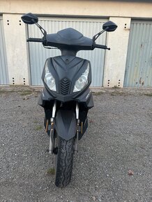 Skútr MAXON 125cm3, r.v.:2015,Najeto:3296 km - 3