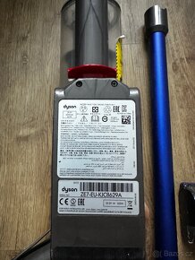 Dyson V10 - 3