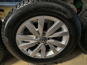 Alu kola VW Passat 5x112 r16 Originál, zimní pneu7m215/60/16 - 3