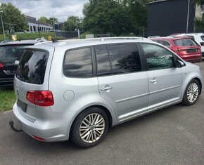 Volkswagen Touran CUP 7míst automat Navi Alu Tažné - 3