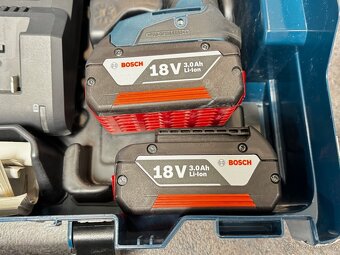 Bosch Profesionál GSR 18V-55 + 2x 18V 3Ah baterie - 3