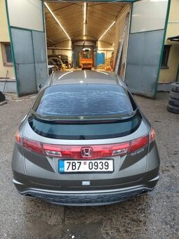 Honda civic 1.8 - 3