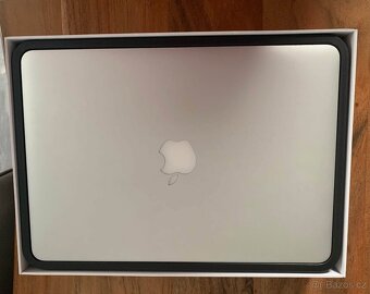 Macbook Pro 13 Retina / Top stav - 3