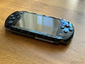 Sony Playstation Portable -  PSP model 3004 pěkný stav - 3