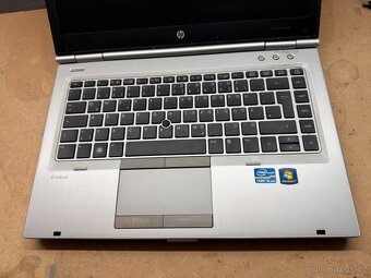 Predám pokazený notebook na náhradné diely zn. HP 8460p. - 3