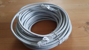 Kvalitní síťový kabel, propojovací, 2× RJ-45 (CAT6) - 3