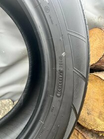 235/60/18 103H zánovní letní pneumatiky Dunlop R18 - 3